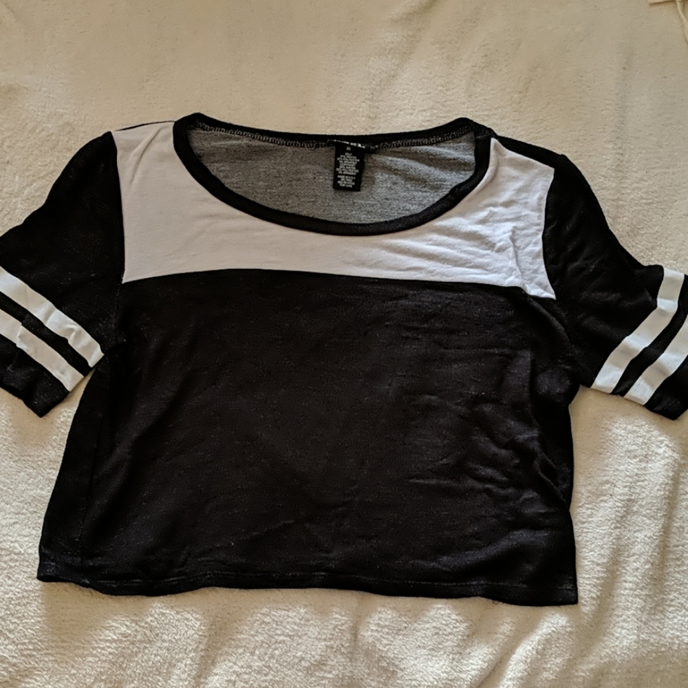 Rue 21 black and white top